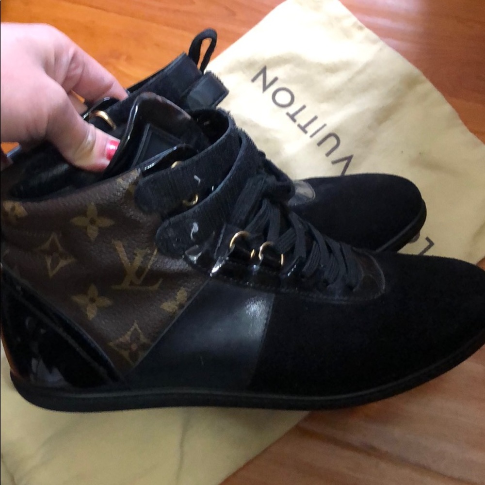Authentic louis Vuitton shoes
